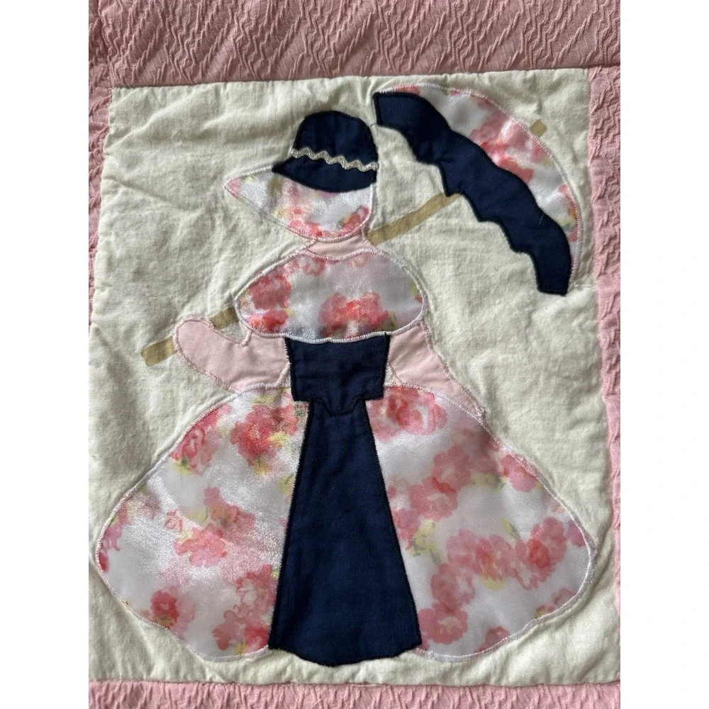 Vintage Handmade Sunbonnet Sue Applique Quilt Pink Floral Lace 75x56 Twin Throw